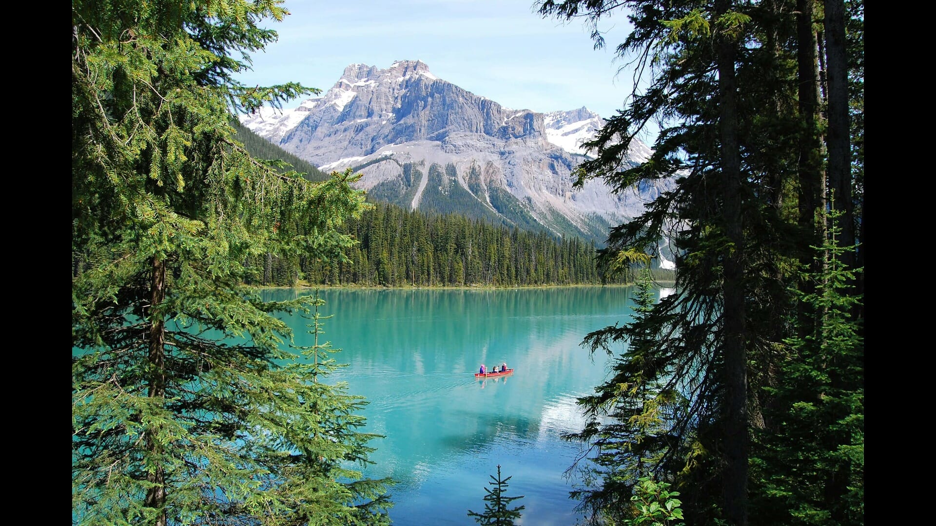 A Guide to Canada’s Best Outdoor Markets