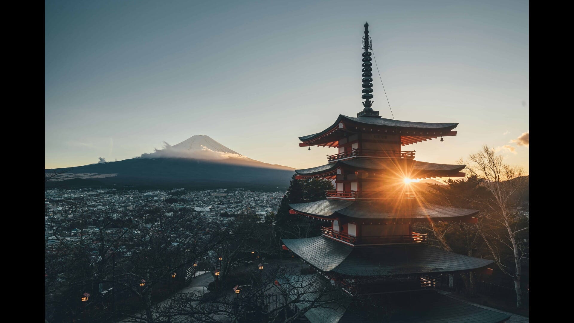 The Best Places to Experience Japanese Calligraphy: Learning the Art