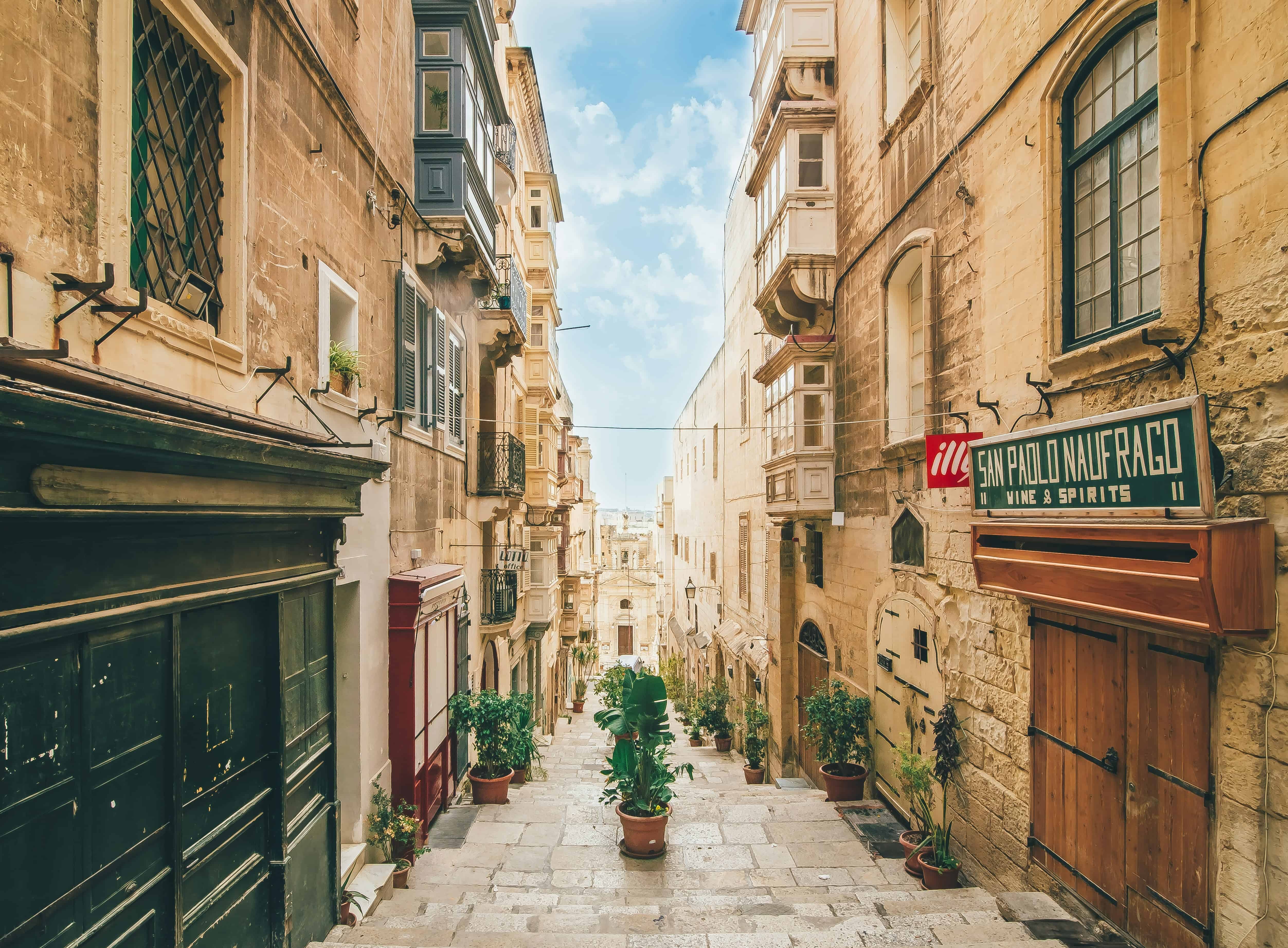 A Guide to Malta's Unique Festivals: Music, Dance, and Tradition