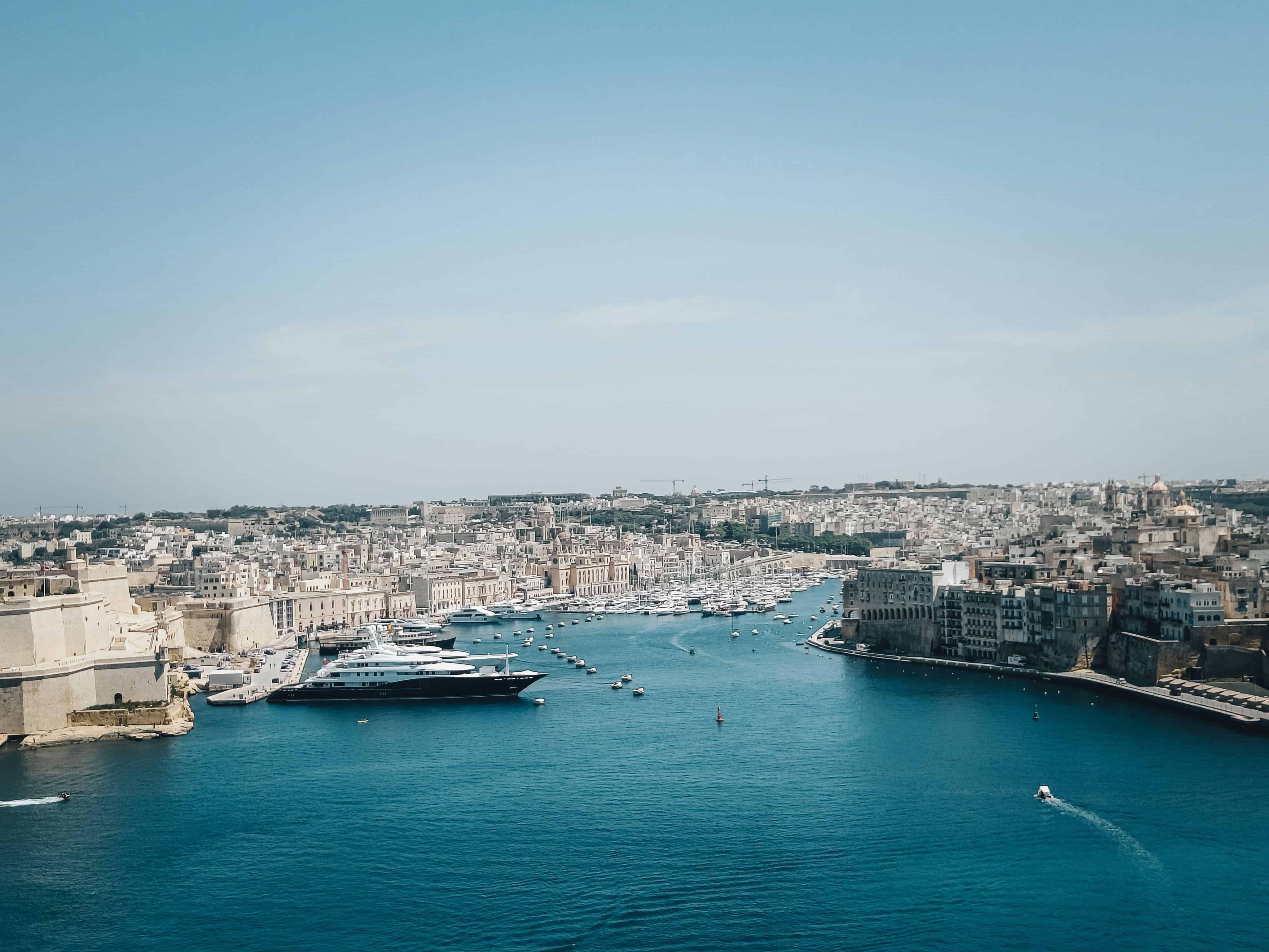 A Guide to Malta's Best Golf Courses: Tee Off in Paradise