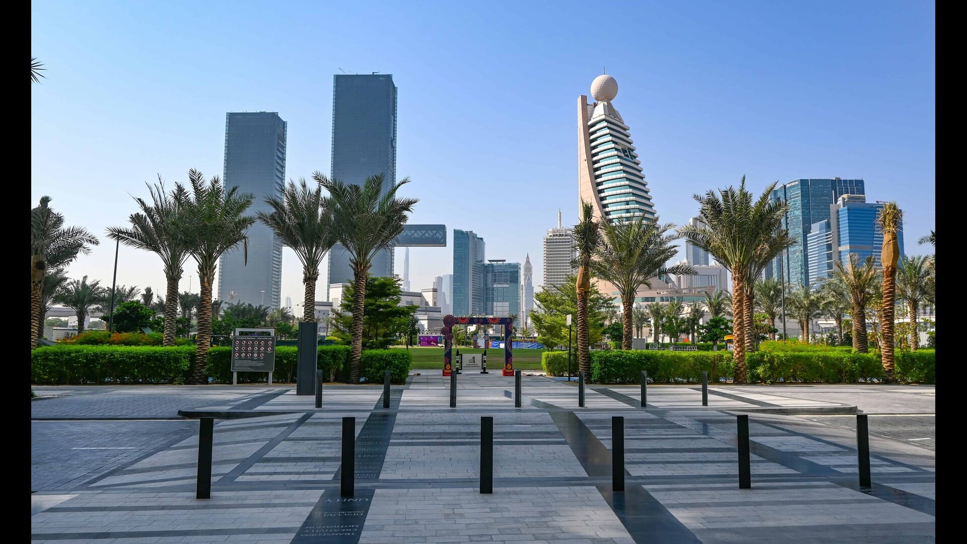 The Best Places for Kite Surfing in the UAE